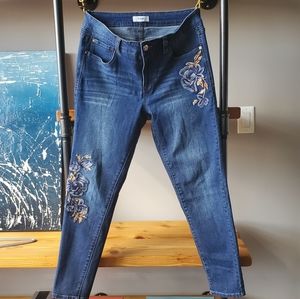 Kensie - 9" Rise - Floral Embroidered Jeans